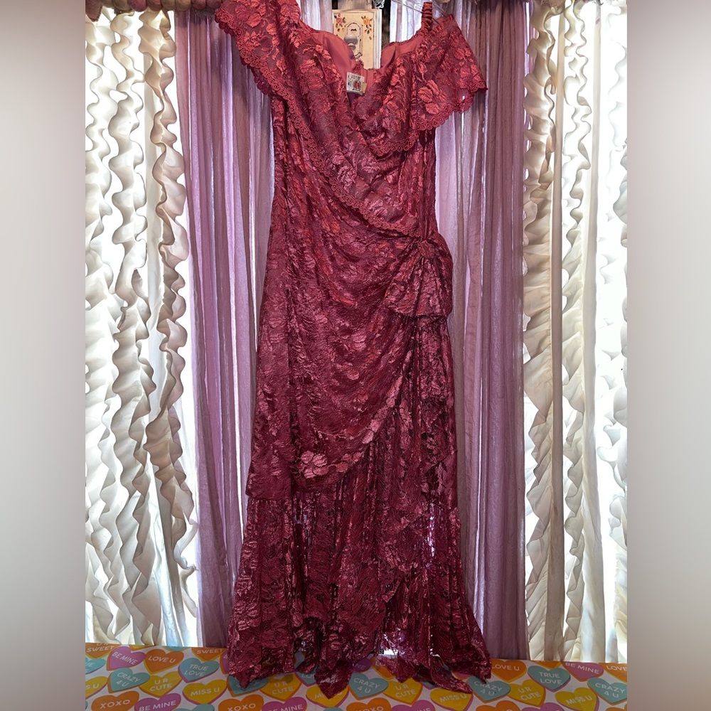 ILGWU 80’s dress. Mauve. Lace with bow and ruffles.